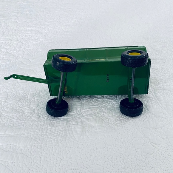 John Deere Flarebox Wagon - Picture 4 of 6